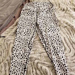 Balance Athletica Snow Leopard